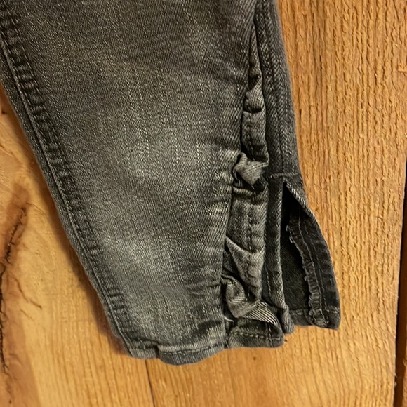 Super cute black/gray jeans with fun details - Picture 3 of 4